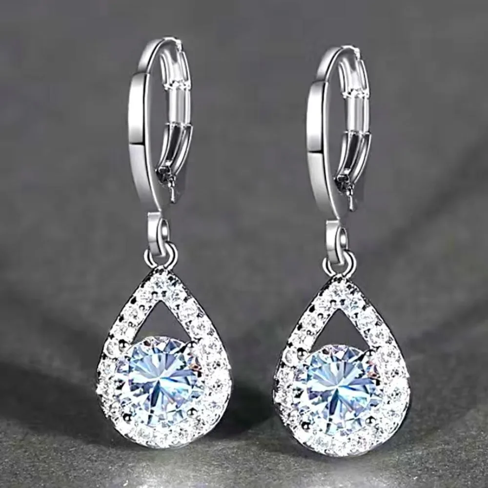 ✨🆕✨ Elegant Chic Silver Plated White Simulated Sapphire Drop Earrings 🌸 ✨